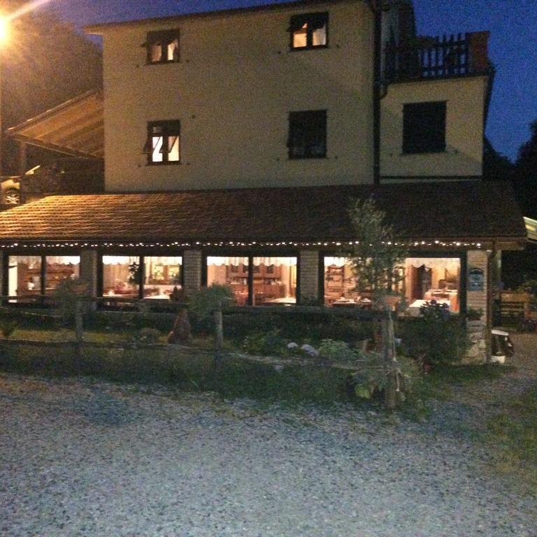 Agriturismo La Taverna Del Nonno Borzonasca Екстериор снимка